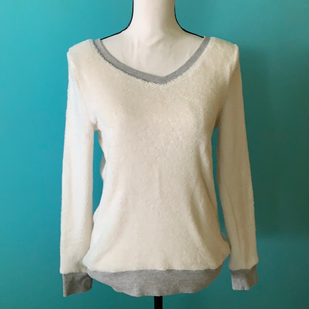 XS Kids White Fuzzy Sweater